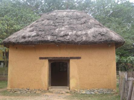 Nhà_người_Hà_Nhì_(mặt_trước)